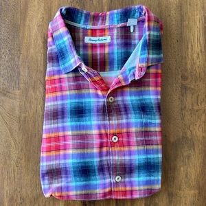 Men’s Tommy Bahama casual button down shirt.